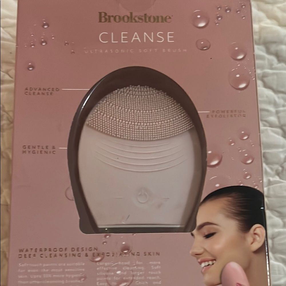 Brookstone Cleanse Ultrasonic Soft Brush - Pink